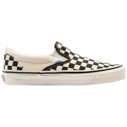 Vans Mens White Classic Slip-On 98 DX Sneakers, VN0A3JEXPU1