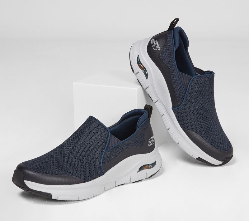 Mens Wide Fit Skechers SK232043WW Arch Fit Banlin Walking Trainers