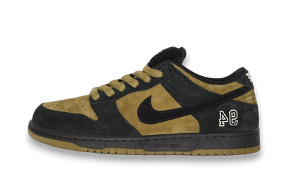 Supreme® Nike SB Dunk Low Camper Green