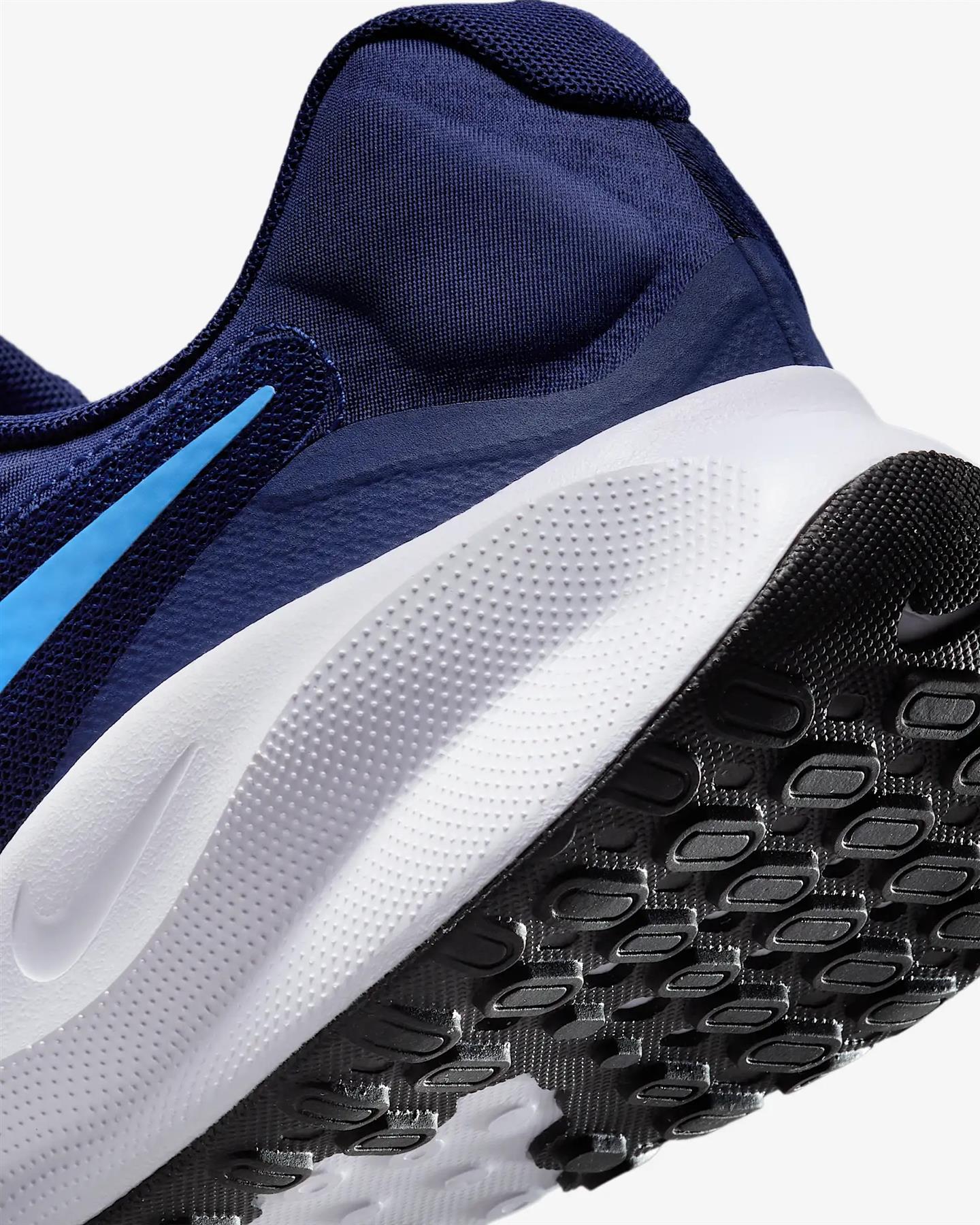Men's Wide Fit Nike FB8501-400 Revolution 7 Running Trainers